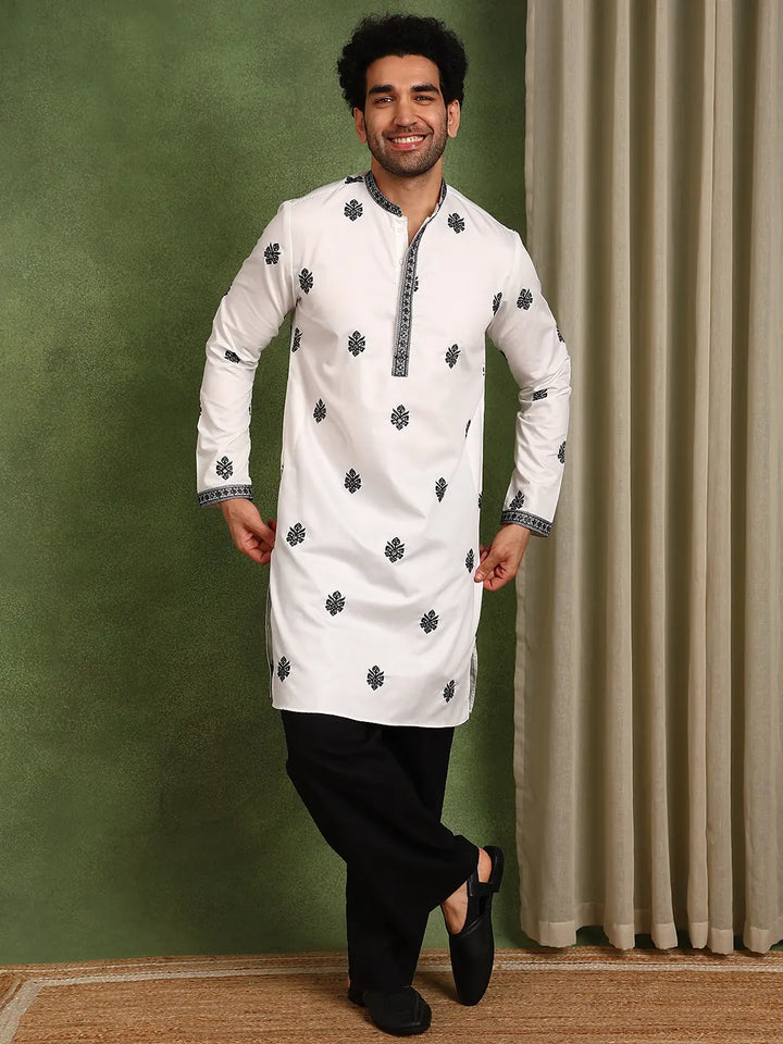 Men White Embroidered Thread Work Satin Kurta