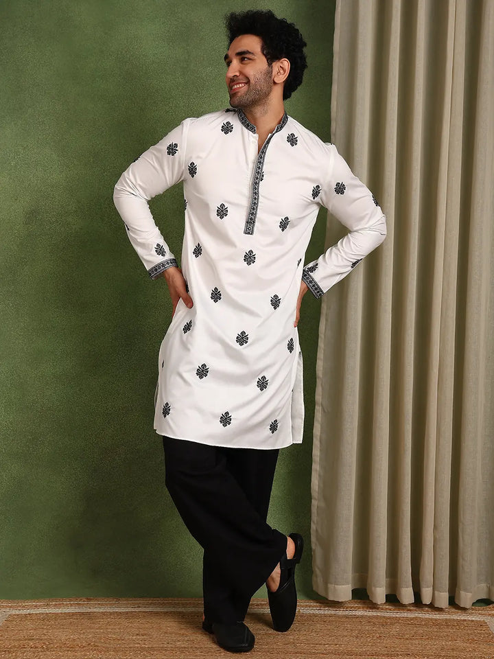Men White Embroidered Thread Work Satin Kurta