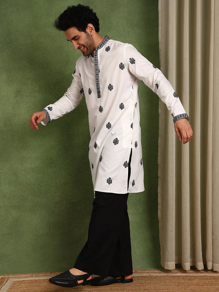 Men White Embroidered Thread Work Satin Kurta