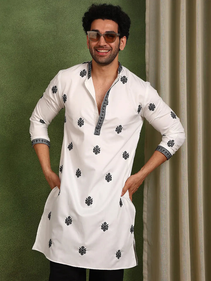Men White Embroidered Thread Work Satin Kurta