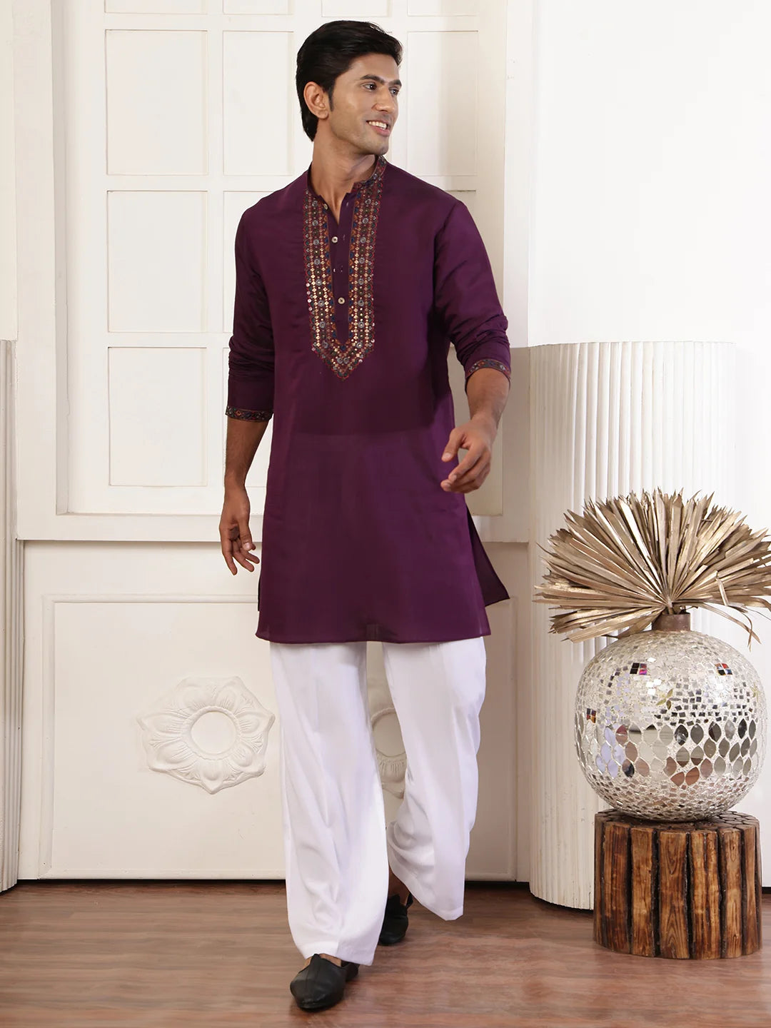Magenta Thread Work Yoke Design Blended Straight Kurta for Men - Image 4