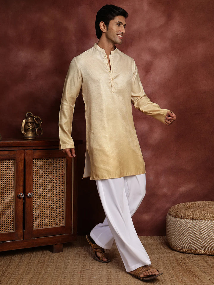 Gold Sequins Striped Blended Straight Kurta for Men - Image 2