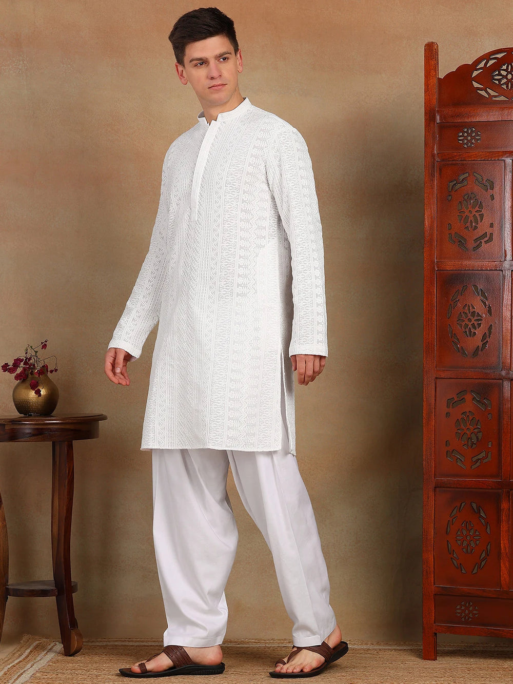 Classic White Chikankari Embroidered Straight Kurta paired with Salwar – White | Georgette