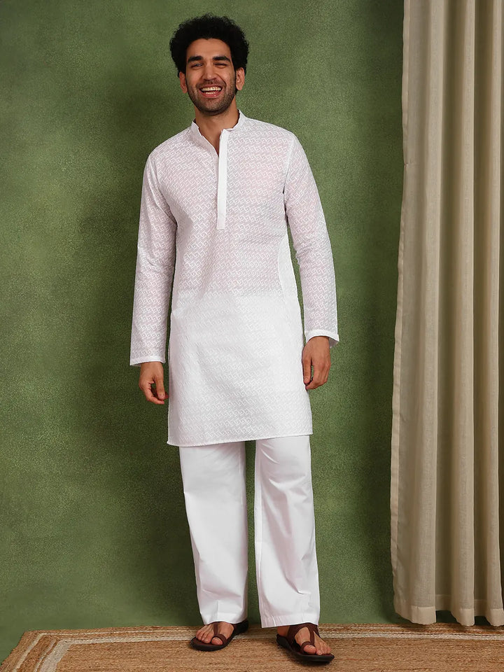 Men Embroidered Chikankari Cotton Kurta