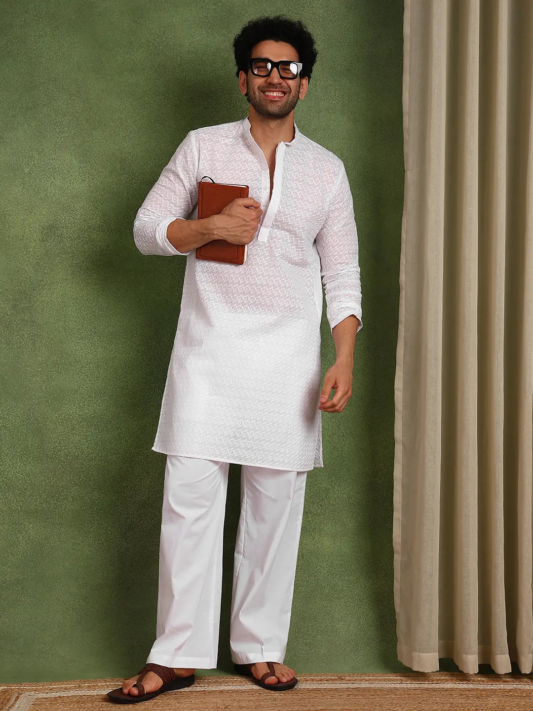 Men Embroidered Chikankari Cotton Kurta