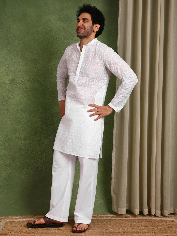 Men Embroidered Chikankari Cotton Kurta