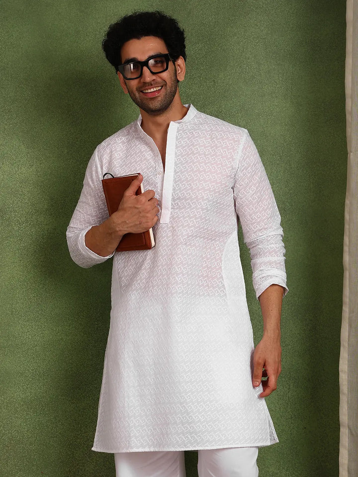 Men Embroidered Chikankari Cotton Kurta